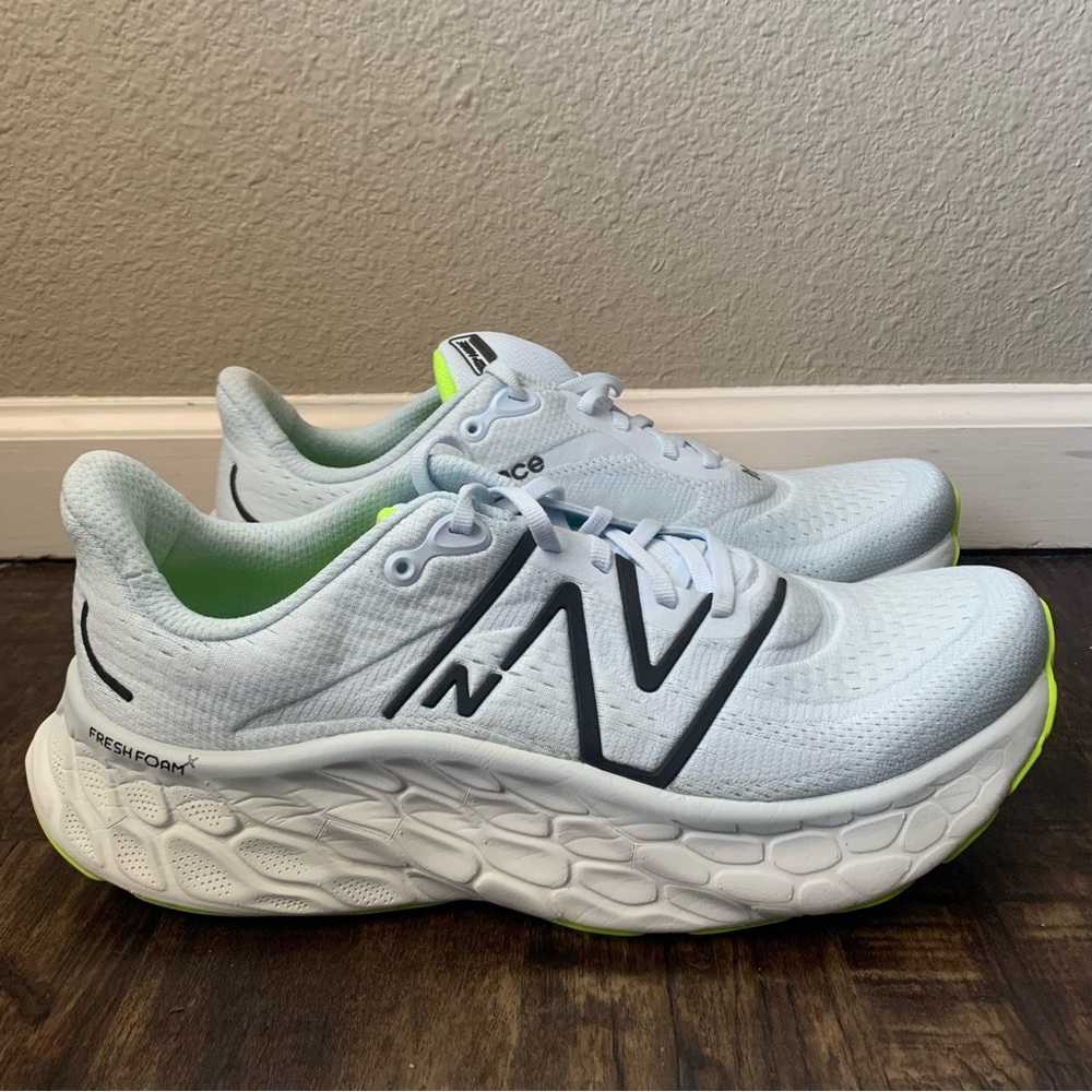 New Balance Fresh Foam More v4 Low Blue Green Aura Shoes - Size 9.5 M / 11 W